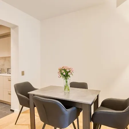 Cosy Duplex In The Heart Of Beaupassage * Parijs